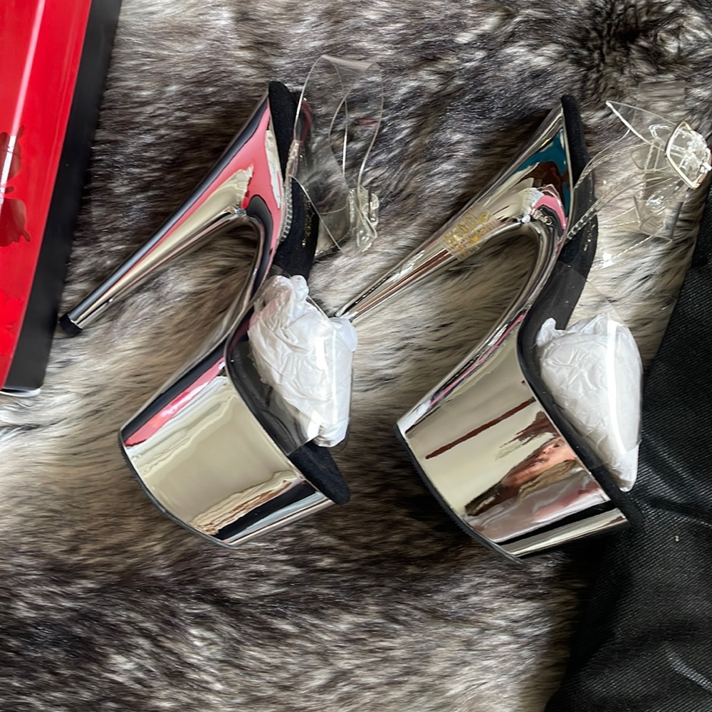 Adore 708 Chrome Pleasers sz 6
